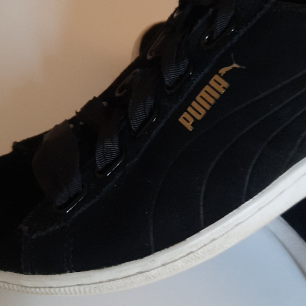 Sneakers - Picture 3 of 3